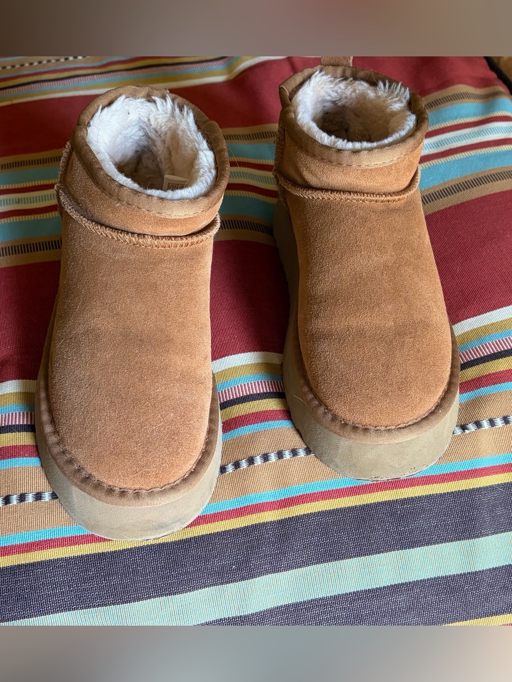 Uggs ultra mini platform tan 6